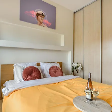 Lumina Stylish 3-rooms In *