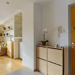 Lumina Stylish 3-rooms In アパート