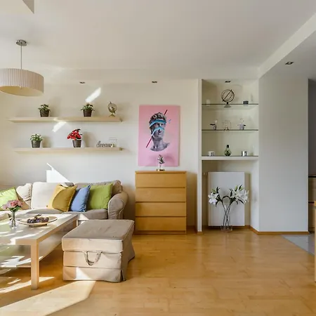 Apartmán Lumina Stylish 3-rooms In